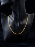 The Armonia necklace detail view