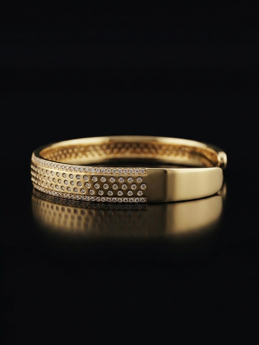 The Celeste bracelet detail view