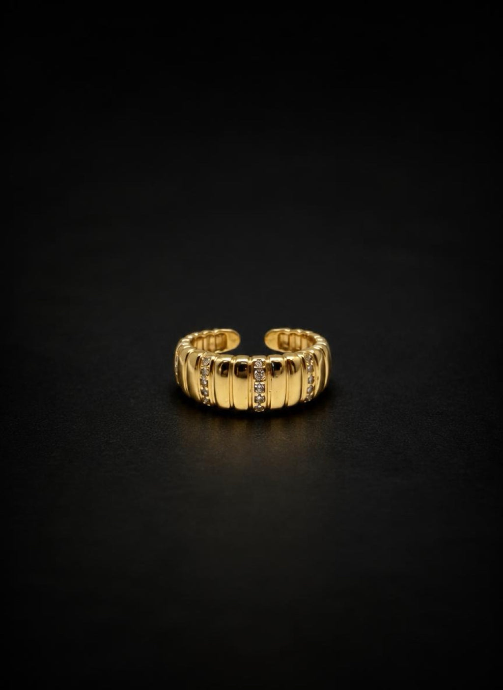 Diamond Groove ring by Oro and Plata
