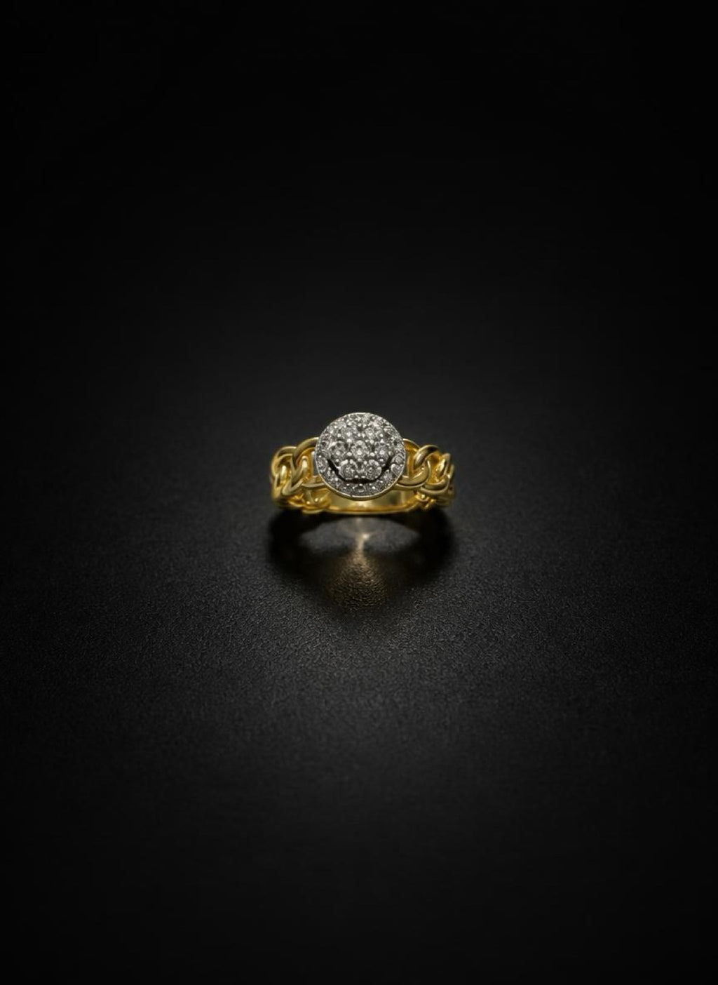 Stella ring detail view