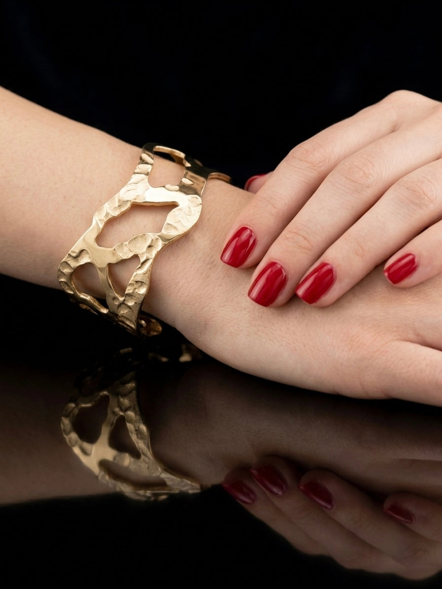 The Dune hand cuff detail view