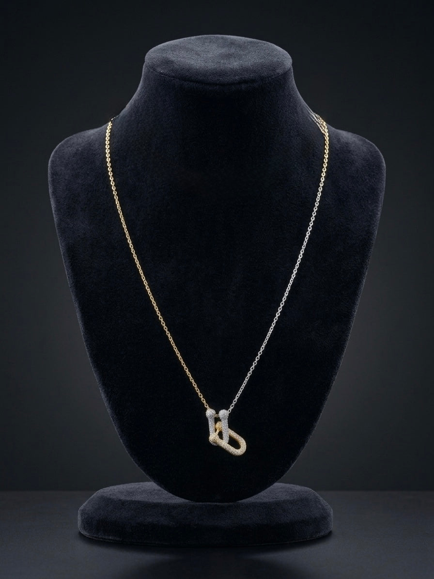 The Duet necklace detail view