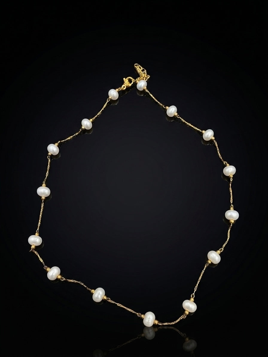 La Perle necklace detail view