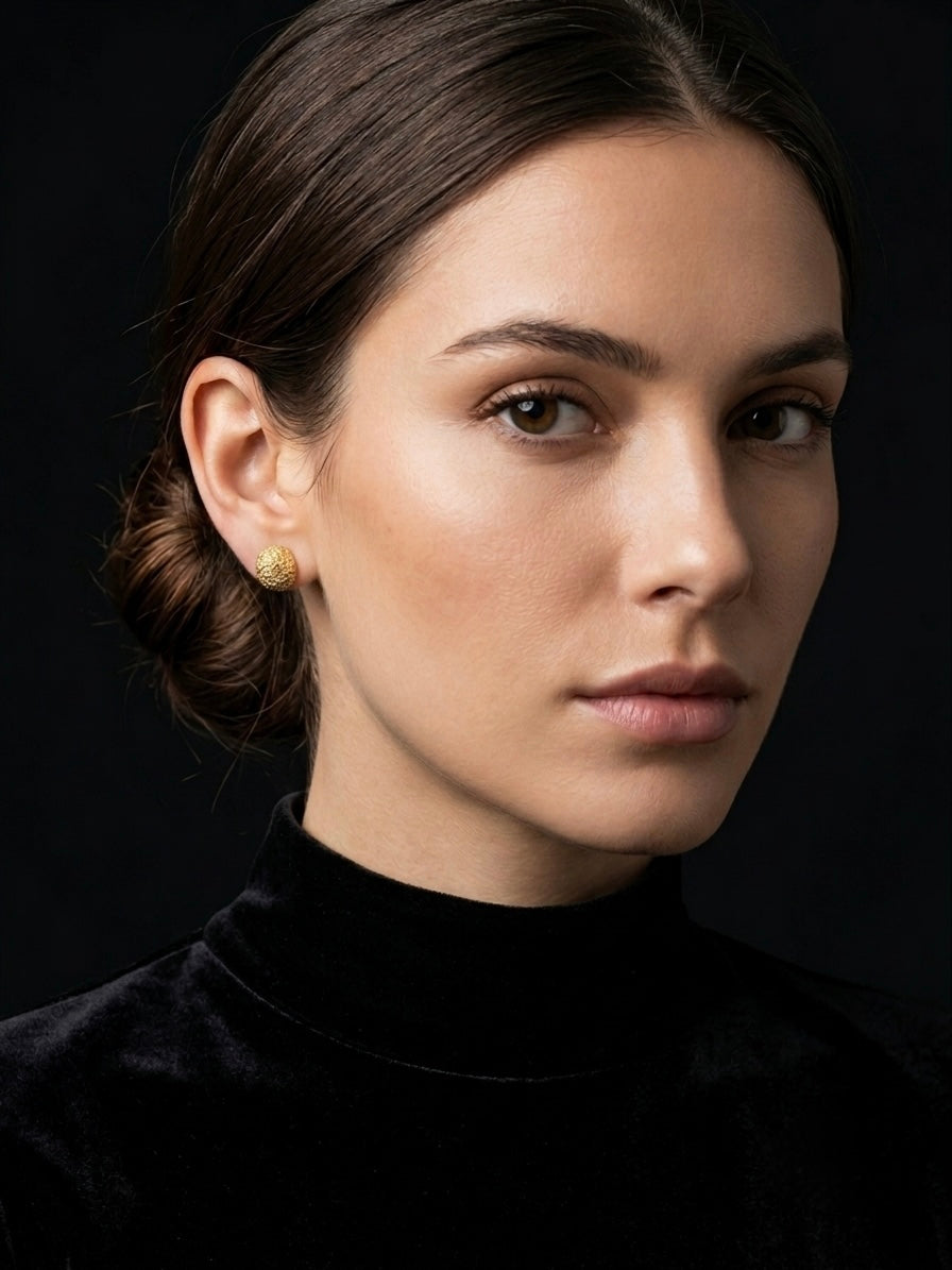 Lava earrings detail view